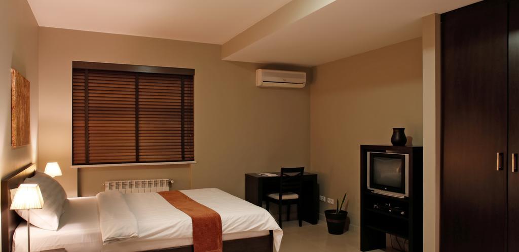 Hotel Meg Jerevan Buitenkant foto